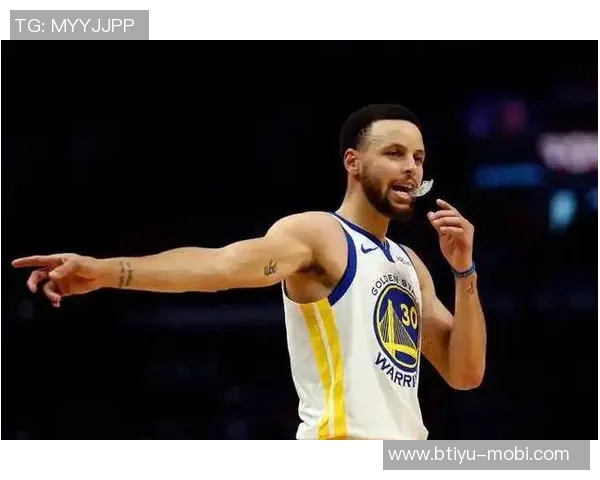 库里右膝髌股关节疼痛综合征确诊球队每日观察状态更新